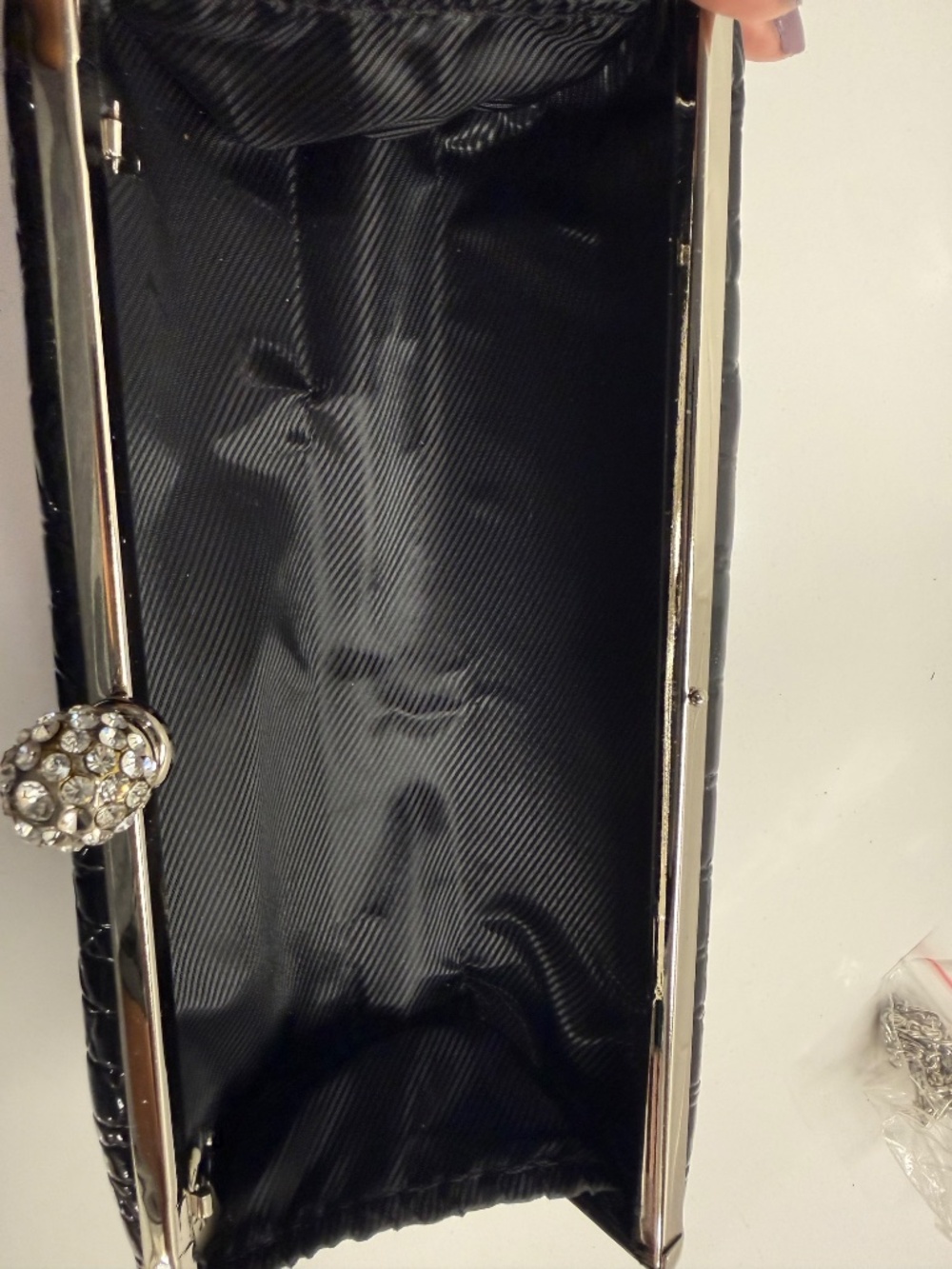 VINTAGE BLACK CROCODILE EMBOSSED FAUX EVENINGS CLUTCH Like New - Picture 4 of 7